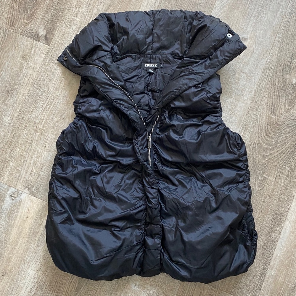 DKNY down-filled puffer vest, "M"